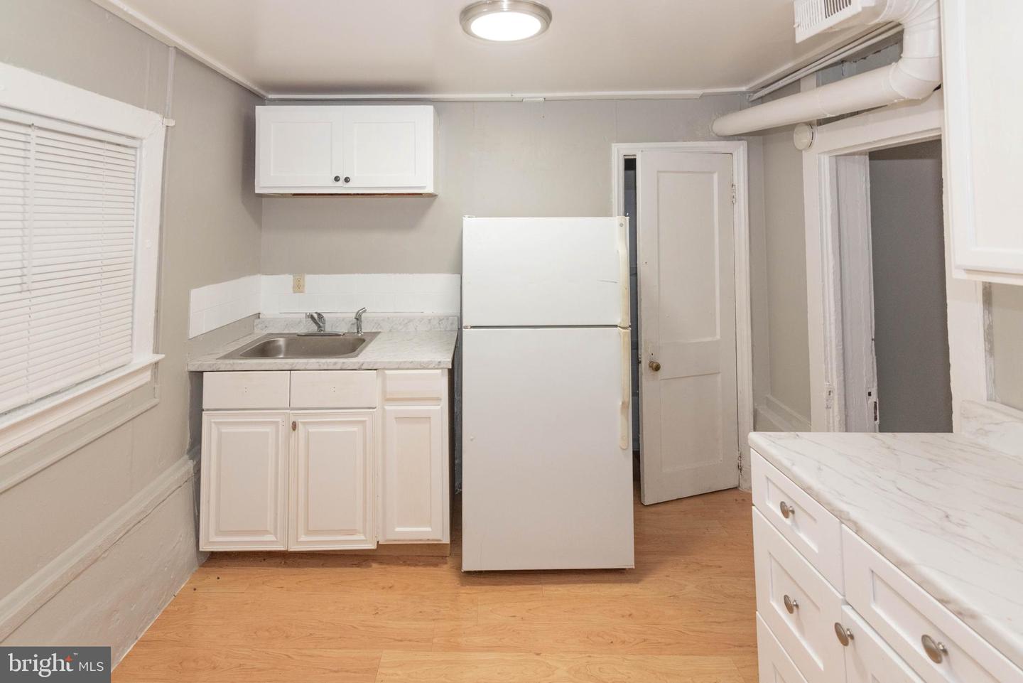2550 W Lombard St Property Photo 51