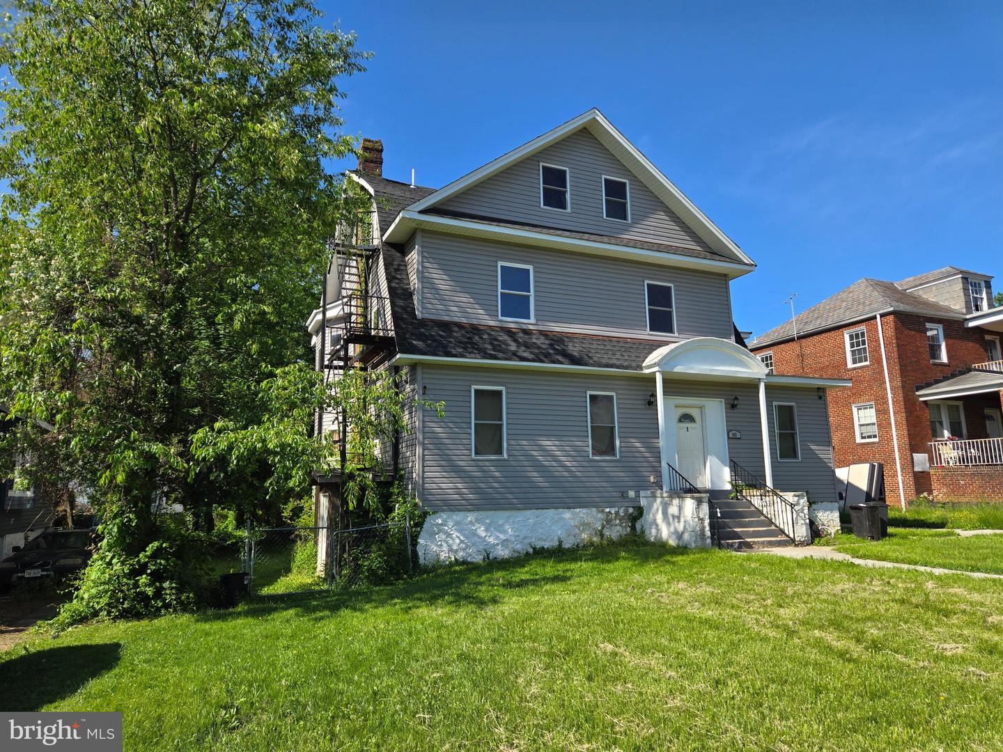 3811 Barrington Rd Property Photo 1