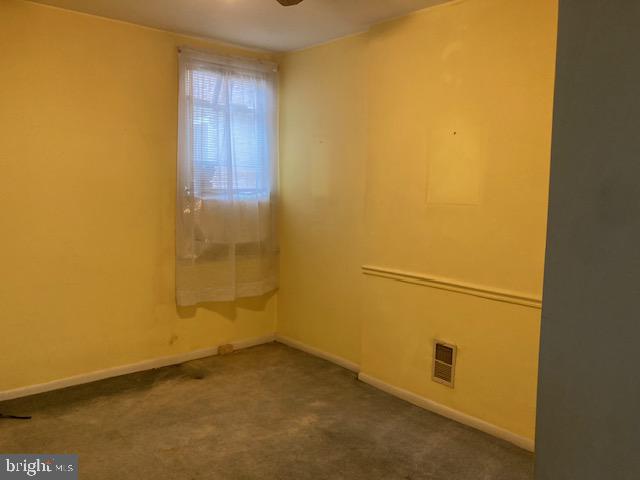 838 W 34th St Property Photo 10