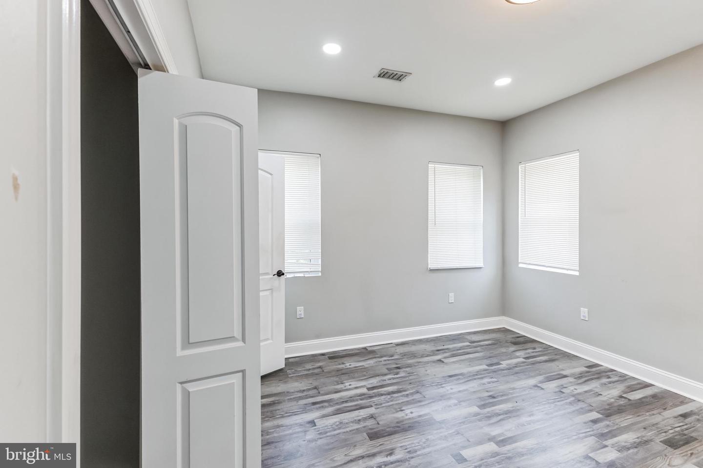 4219 Granada Ave Property Photo 14