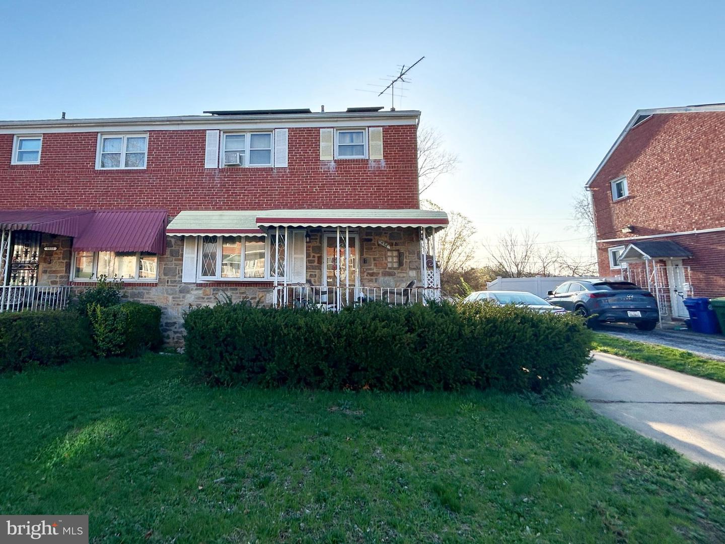 5511 TODD AVE Property Photo 1