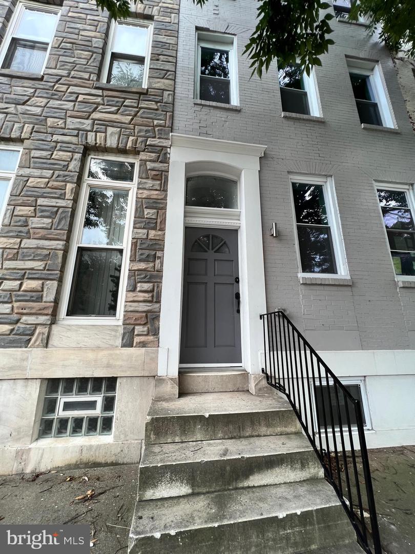 1107 N FULTON AVE Property Photo 1