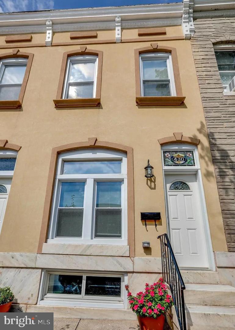 430 N MILTON AVE Property Photo 1