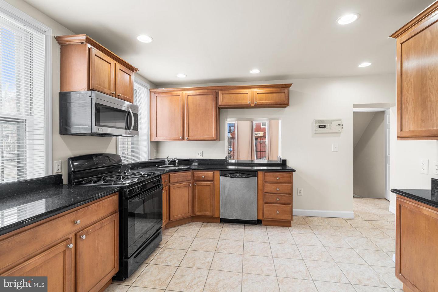 1401 Druid Hill Ave Property Photo 9