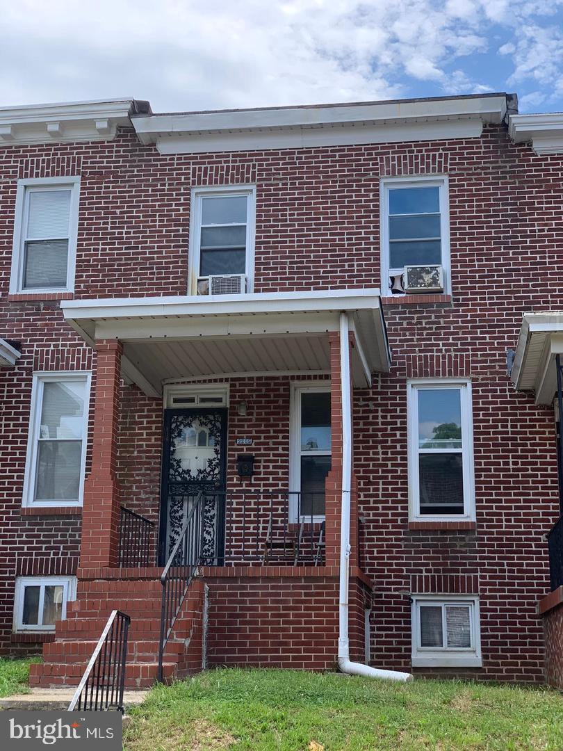 3205 RAVENWOOD AVE Property Photo 1