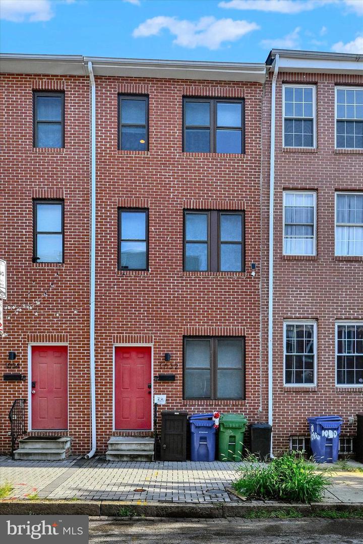1032 W FAYETTE ST Property Photo 1