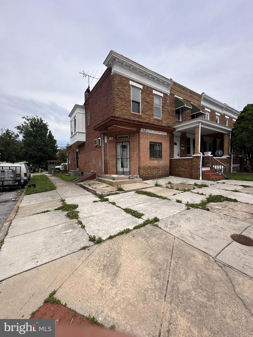 3100 Kenyon Ave Property Photo 1