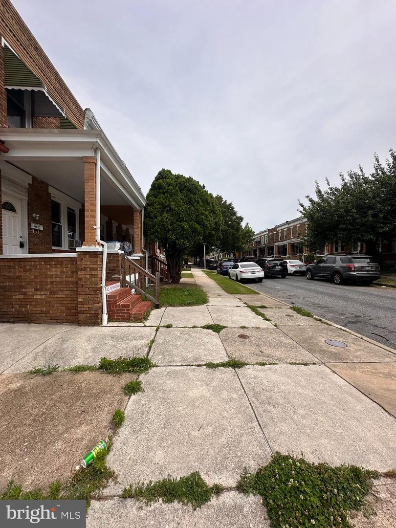 3100 Kenyon Ave Property Photo 2