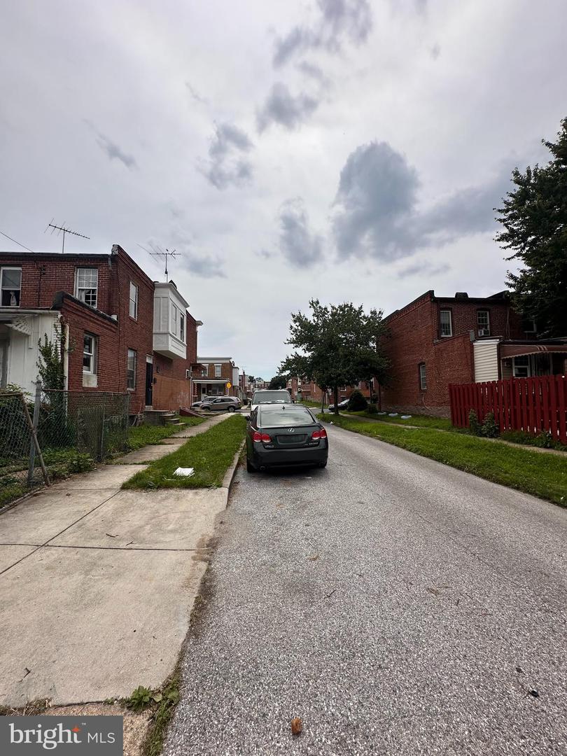 3100 Kenyon Ave Property Photo 4