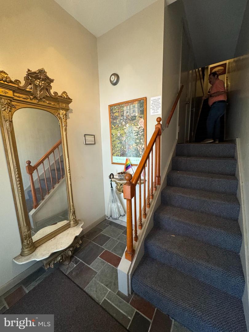 939 Saint Paul St Property Photo 7