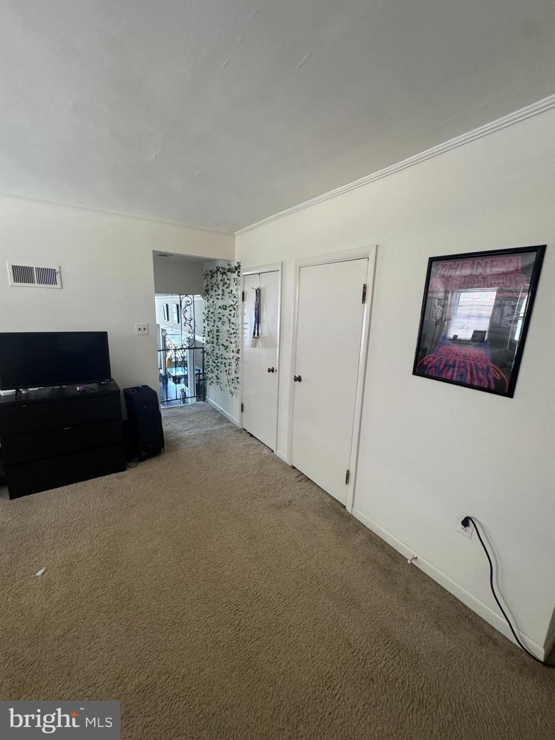 939 Saint Paul St Property Photo 16