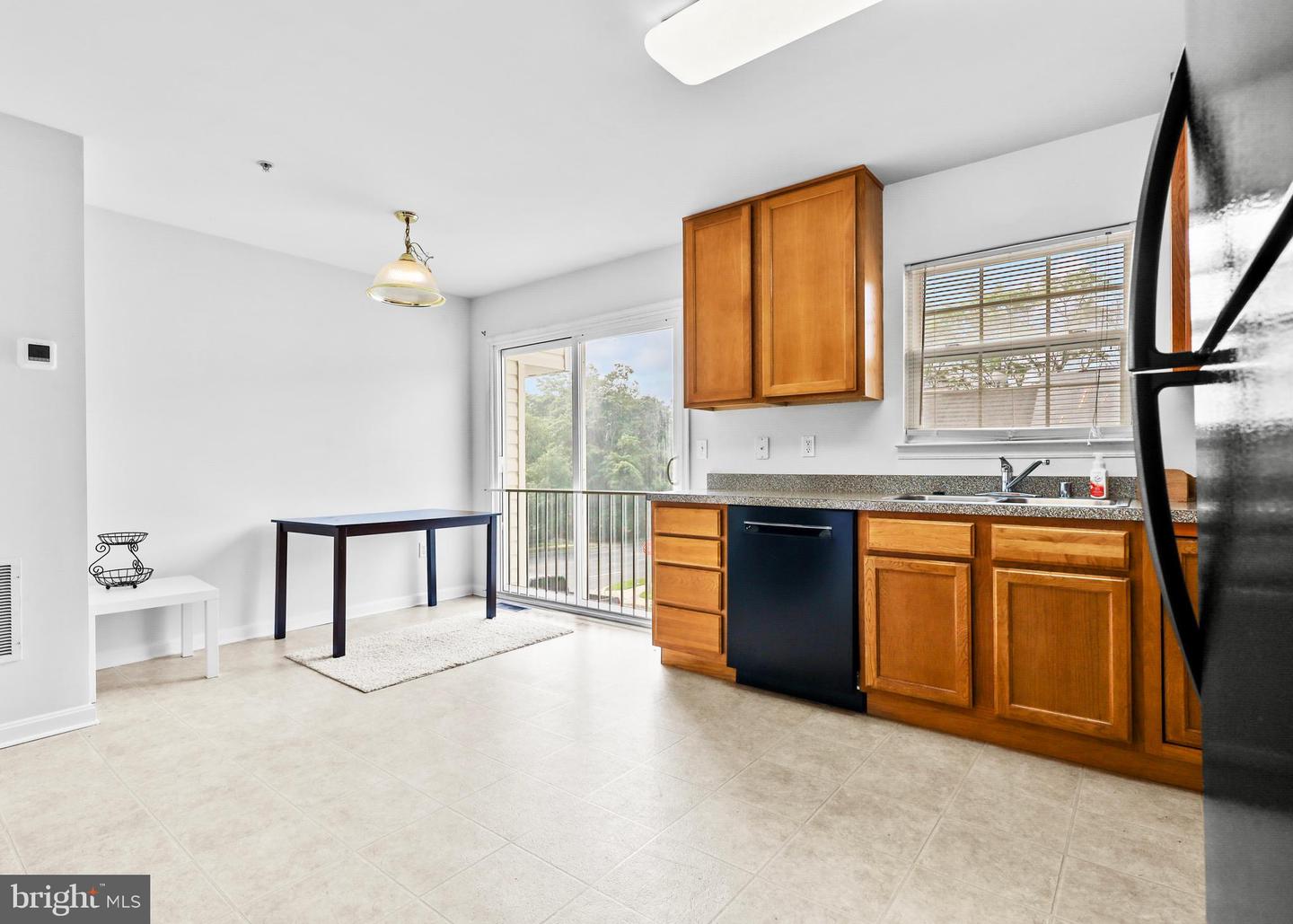 437 Property Photo 8