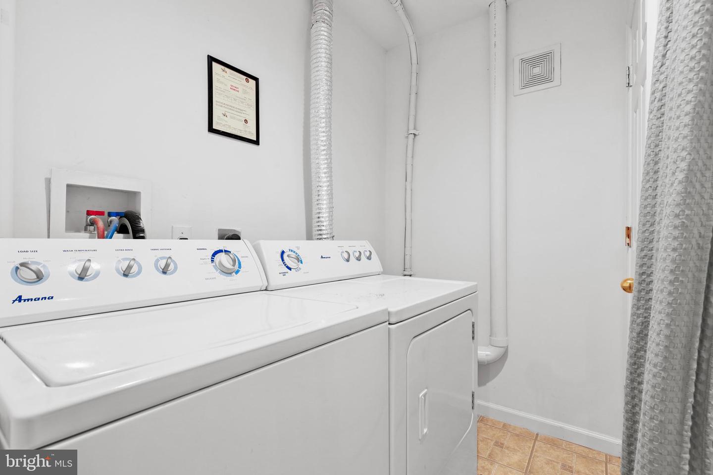 437 Property Photo 19