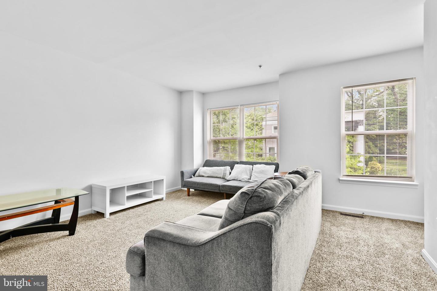 437 Property Photo 24