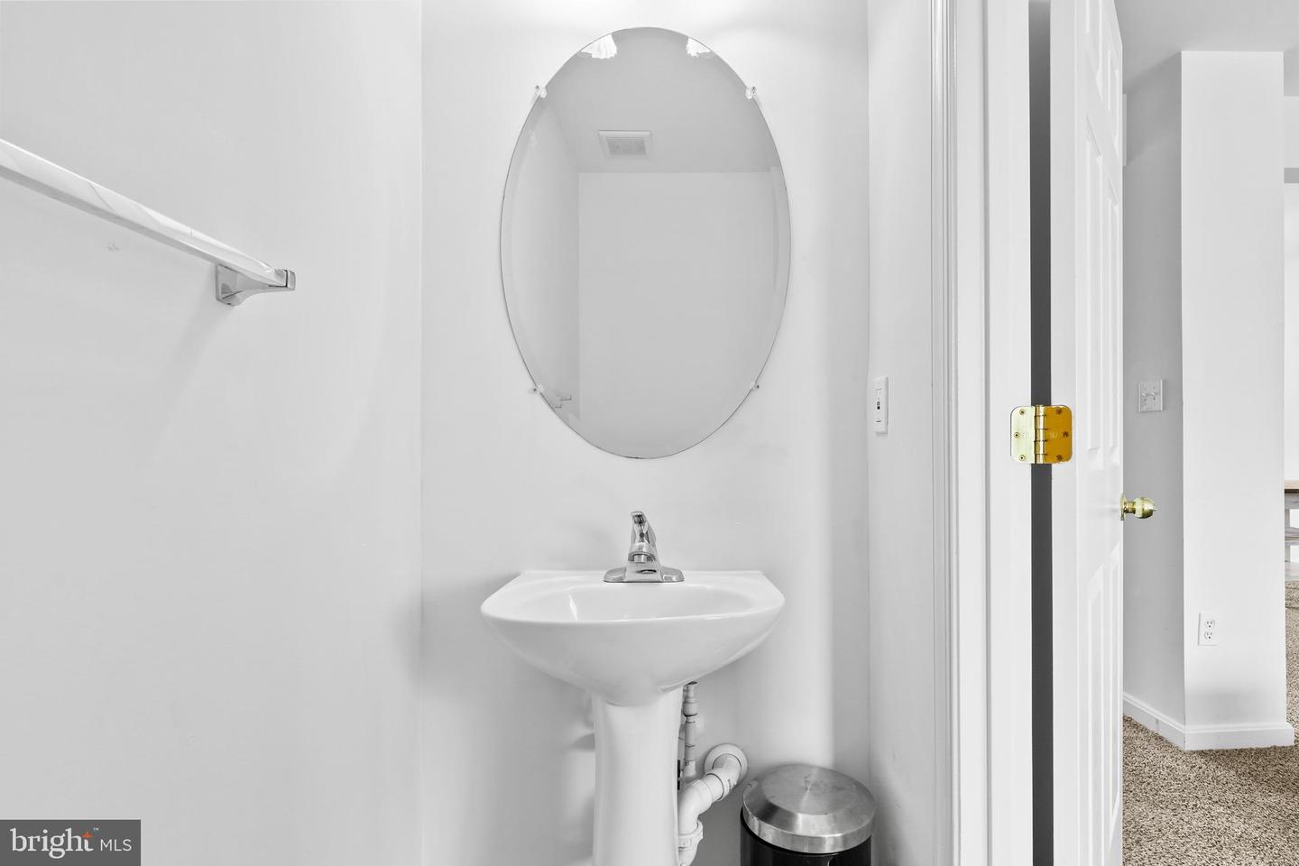 437 Property Photo 27