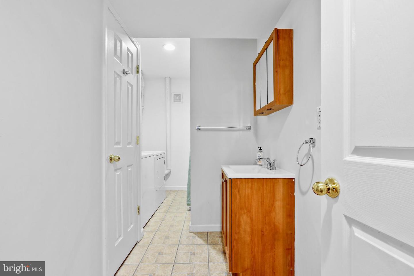 437 Property Photo 28