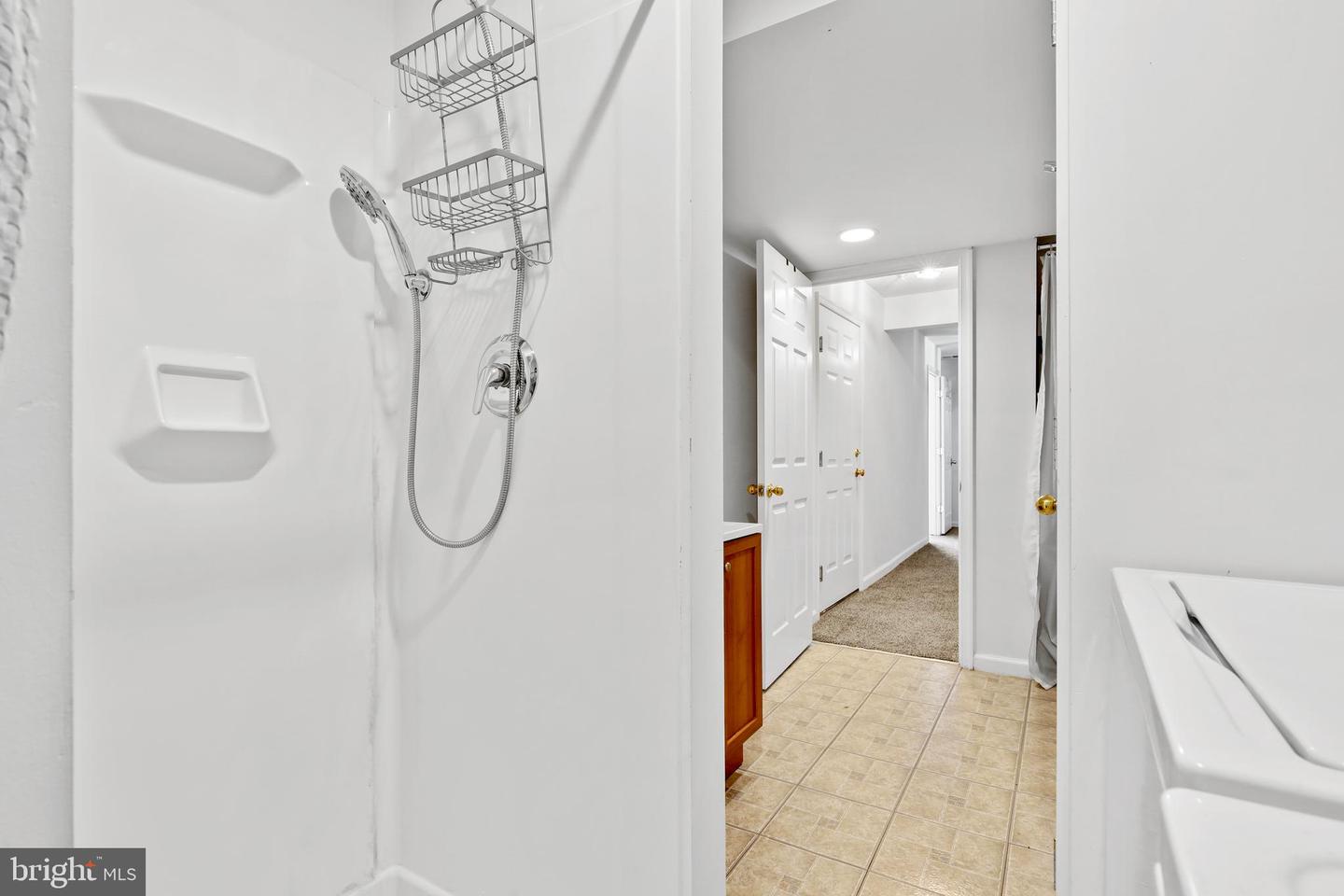 437 Property Photo 31