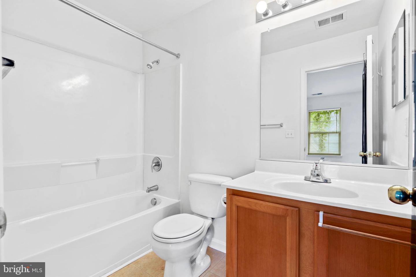 437 Property Photo 33