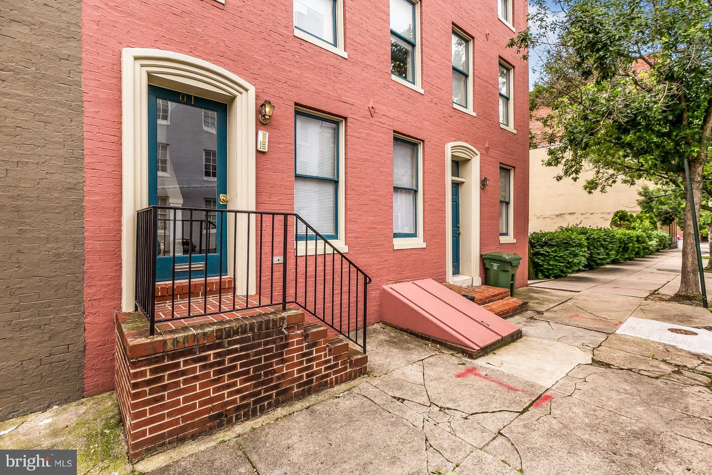 1 Henrietta St W #apt D Property Photo 5