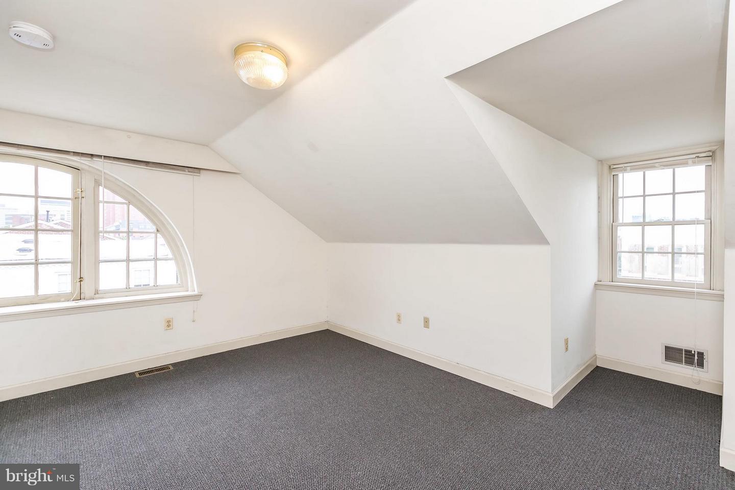 1 Henrietta St W #apt D Property Photo 28
