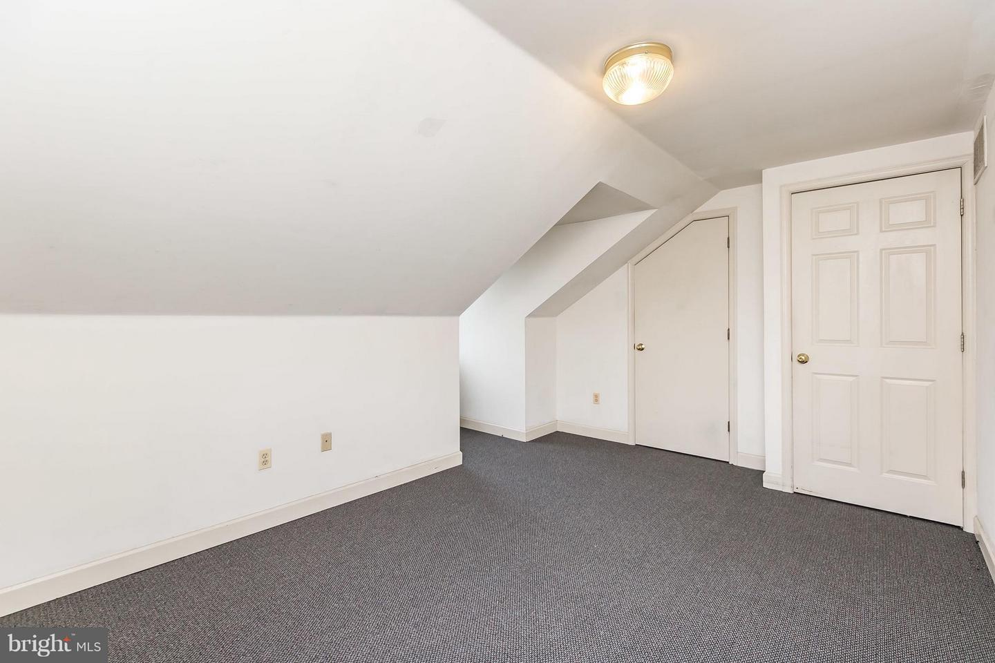 1 Henrietta St W #apt D Property Photo 30