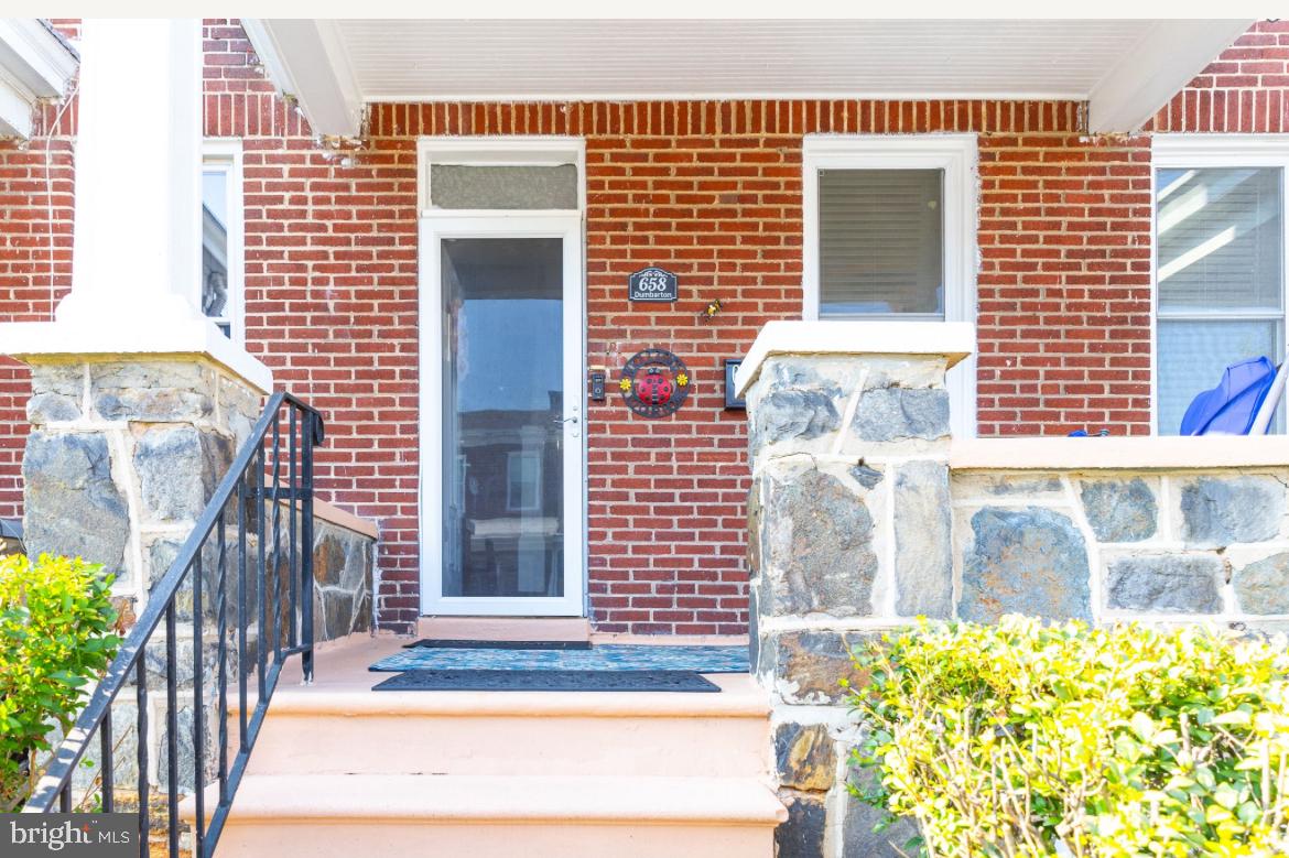 658 DUMBARTON AVE Property Photo 1