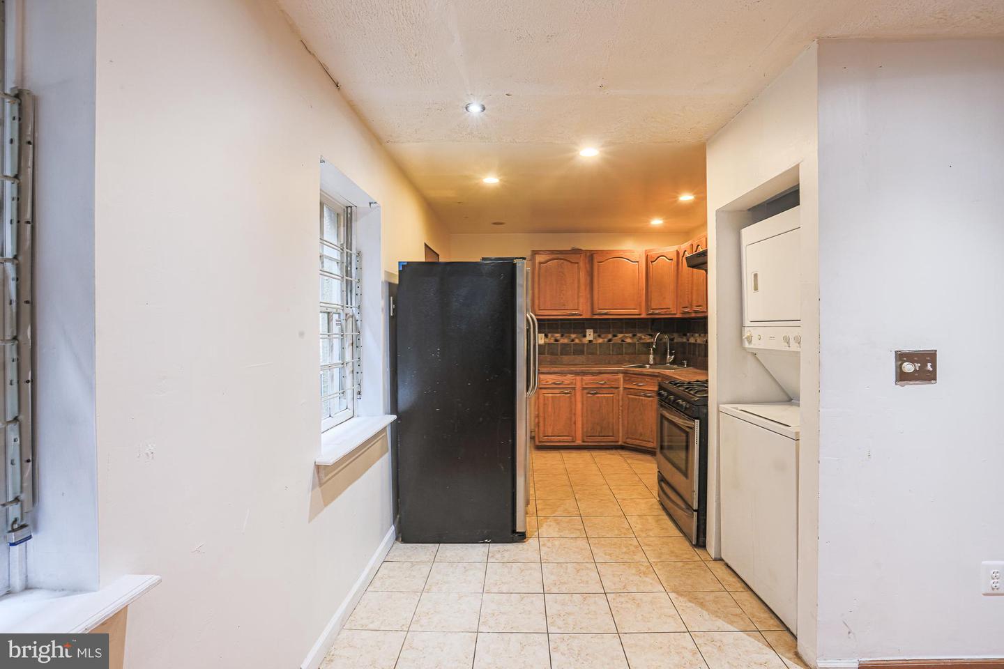 337 Scott St Property Photo 13