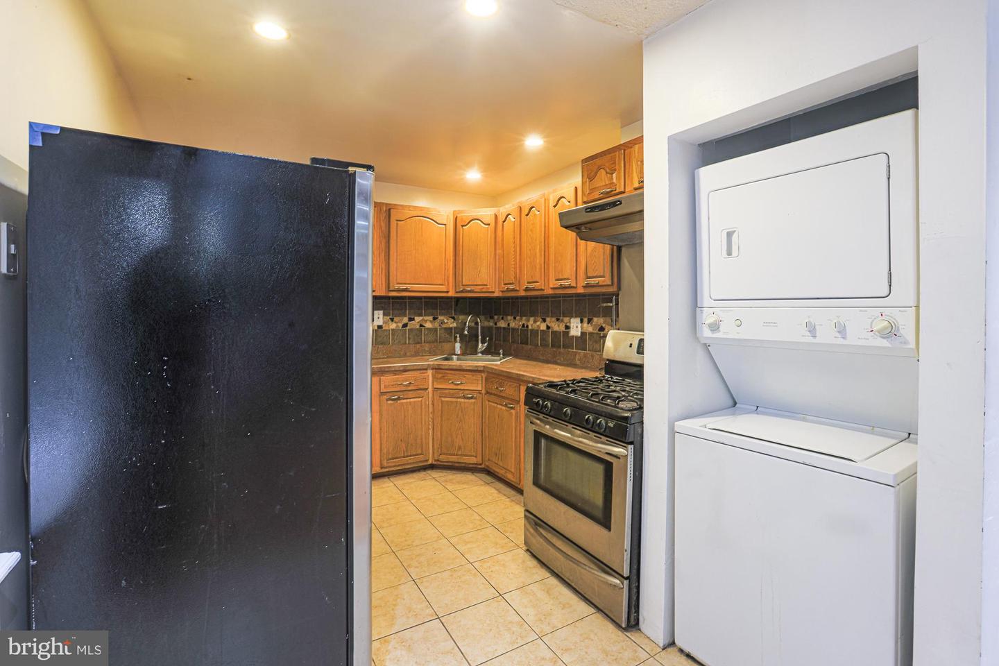 337 Scott St Property Photo 15