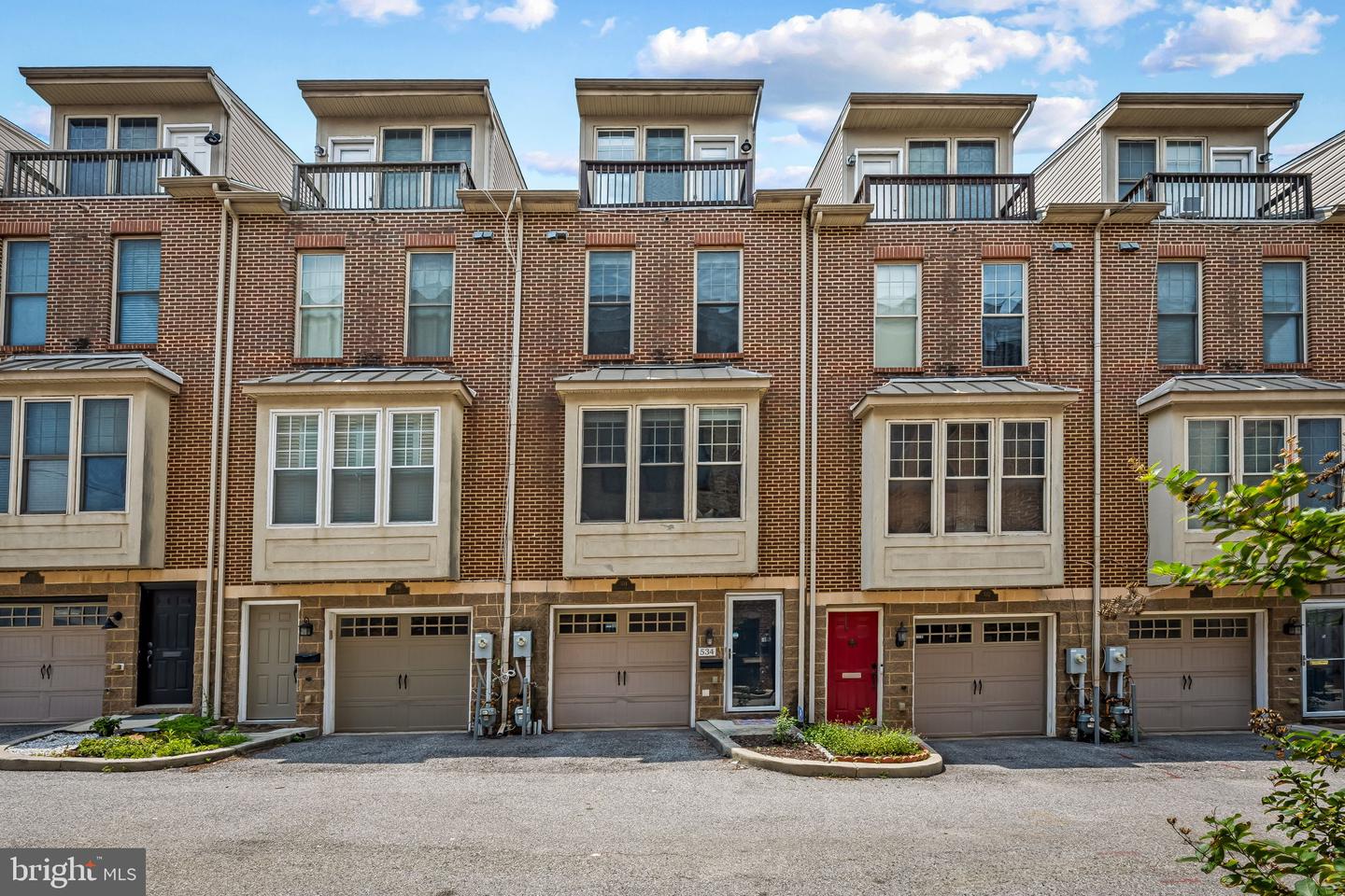534 Canton Ct Property Photo 1