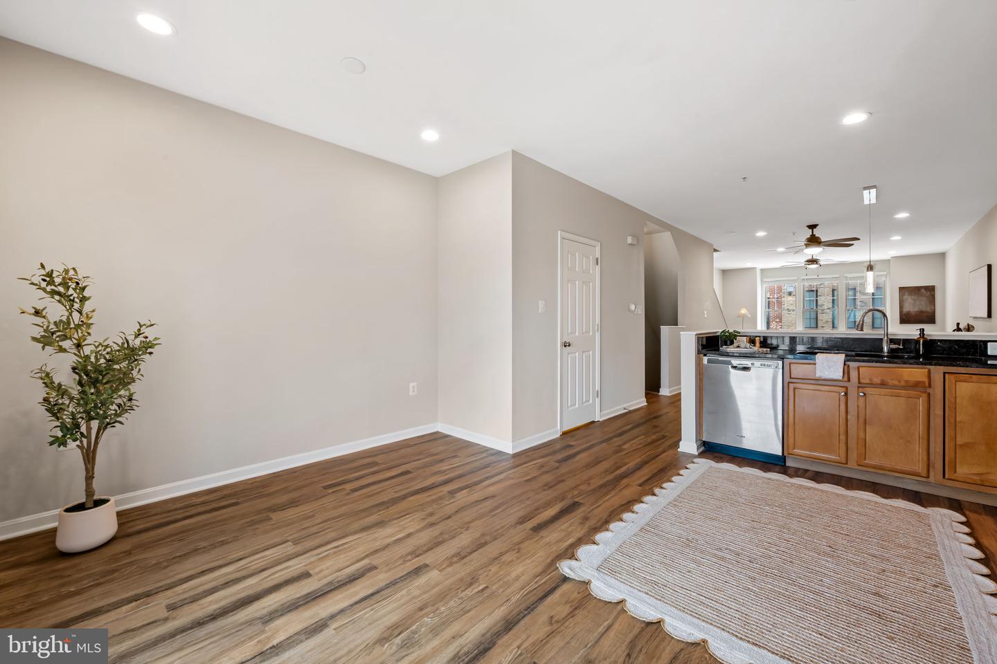 534 Canton Ct Property Photo 16