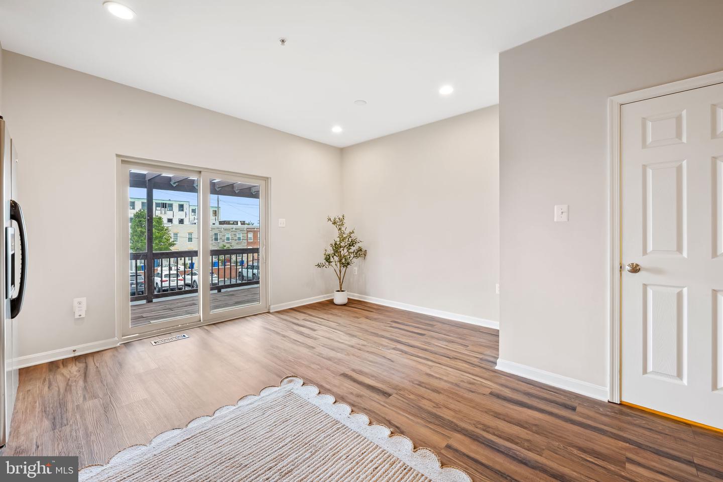 534 Canton Ct Property Photo 17