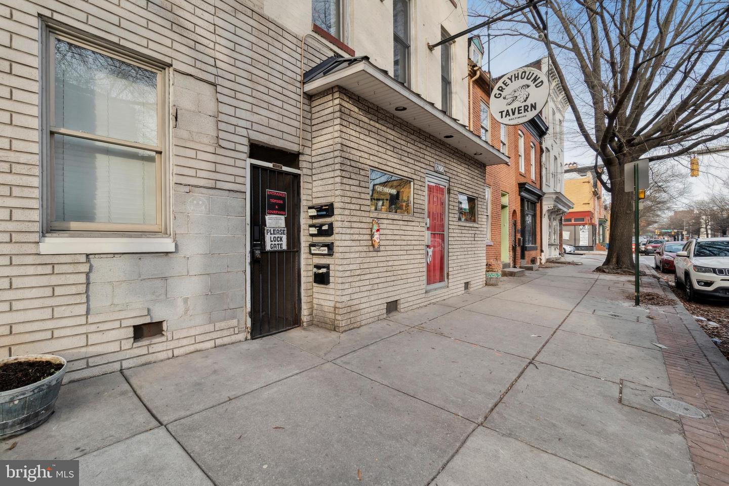 1822 Fleet St Property Photo 3