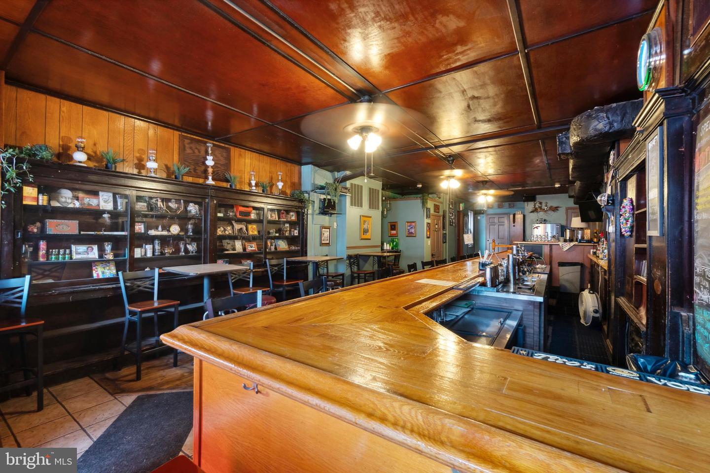 1822 Fleet St Property Photo 8