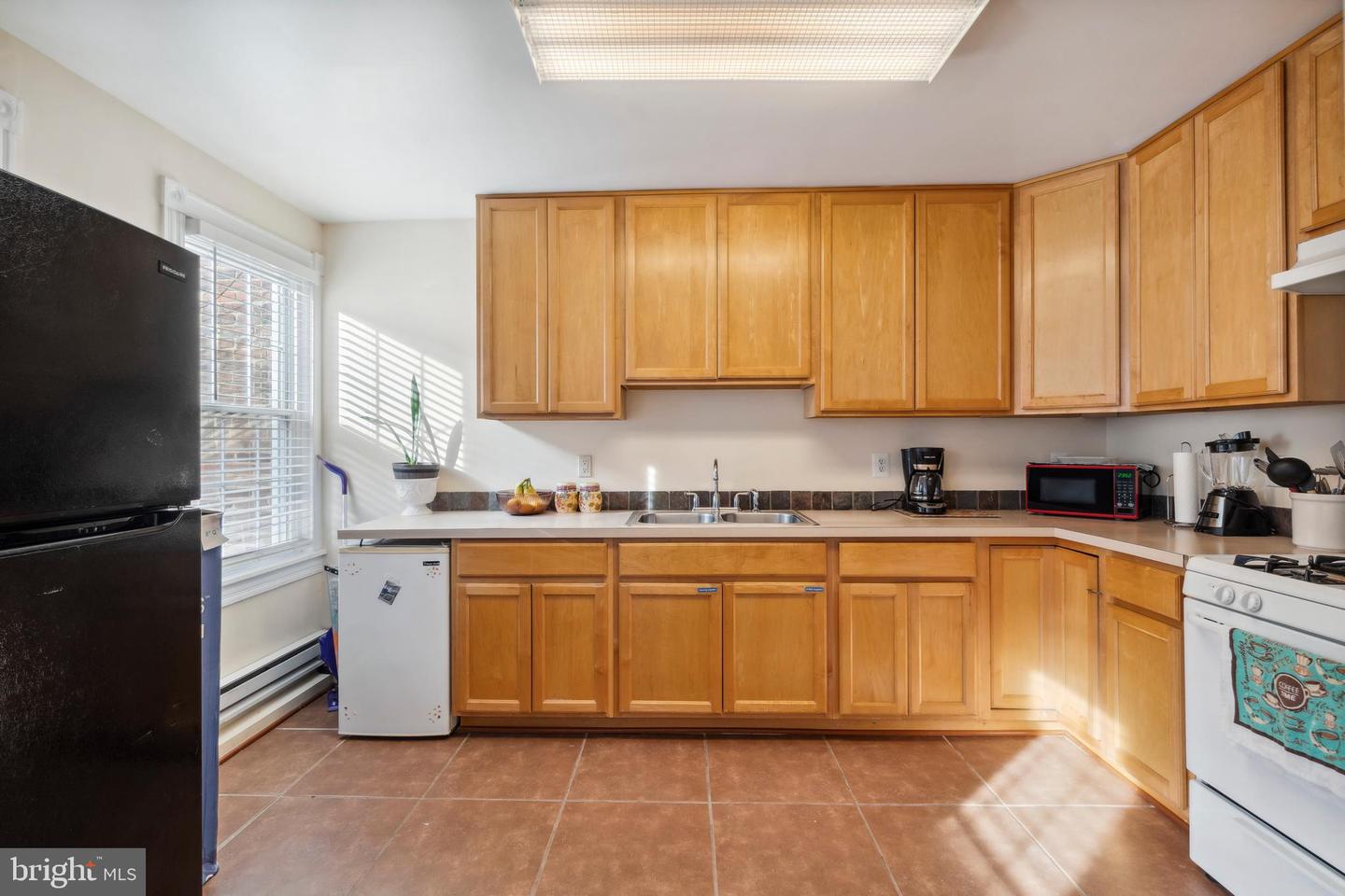 1822 Fleet St Property Photo 15