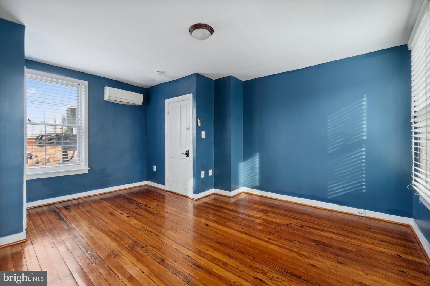 1822 Fleet St Property Photo 25