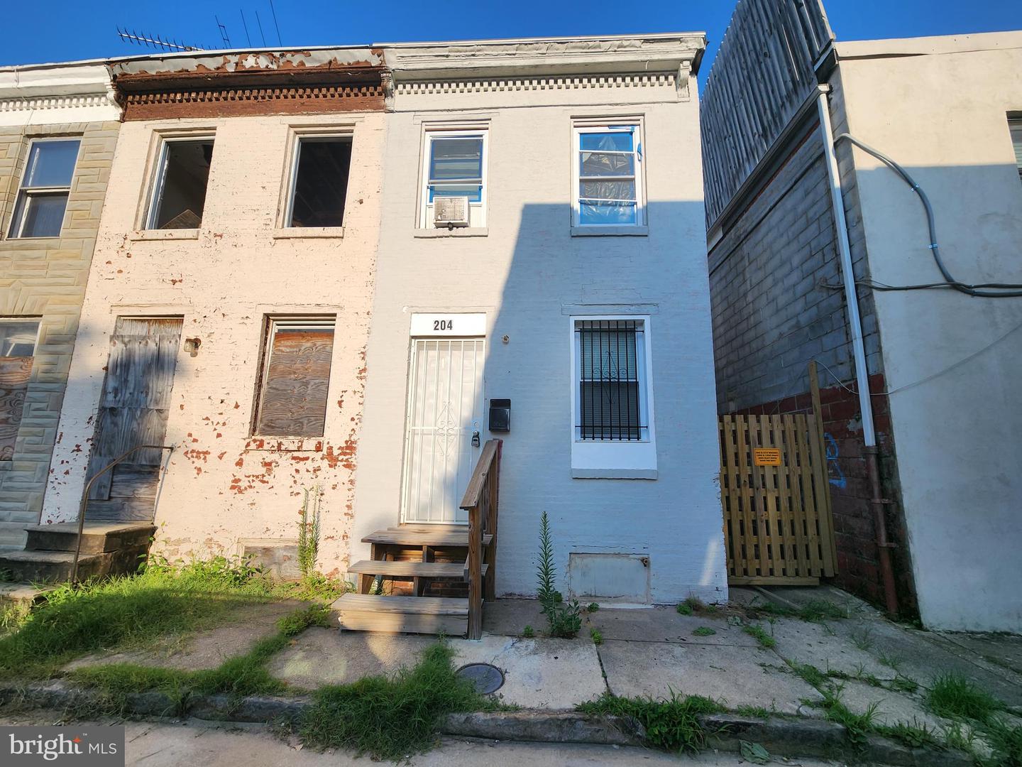 204 S Vincent St Property Photo 1