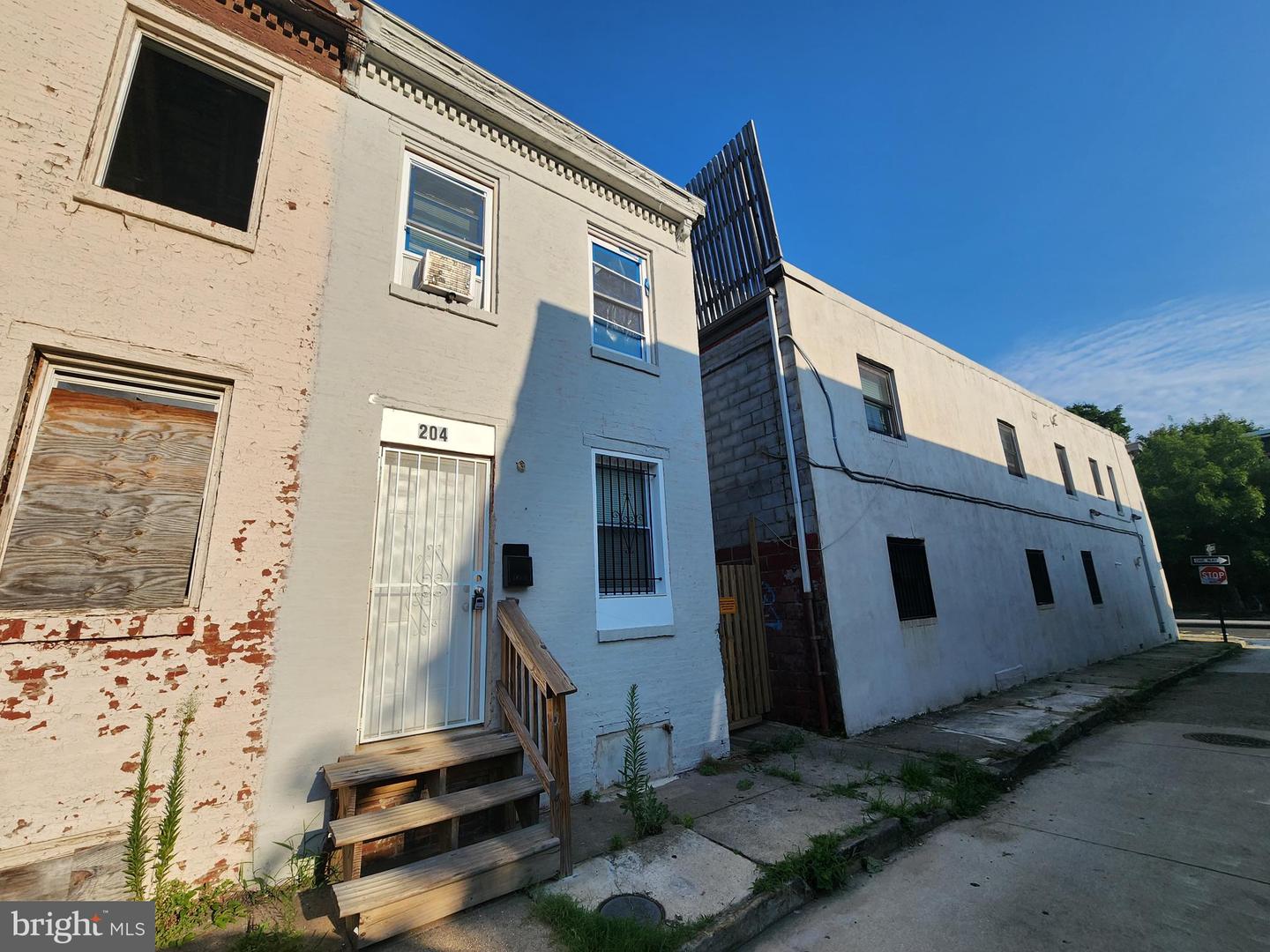 204 S Vincent St Property Photo 3