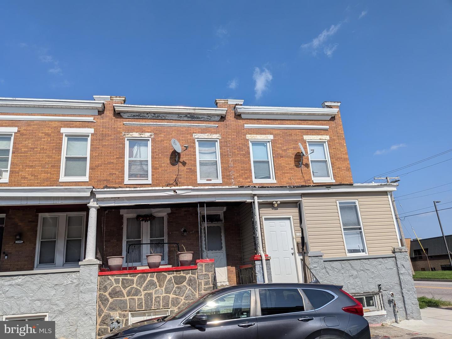 1203 N Curley St Property Photo 2