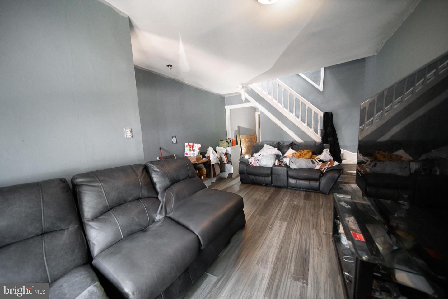 2869 Woodbrook Ave Property Photo 3