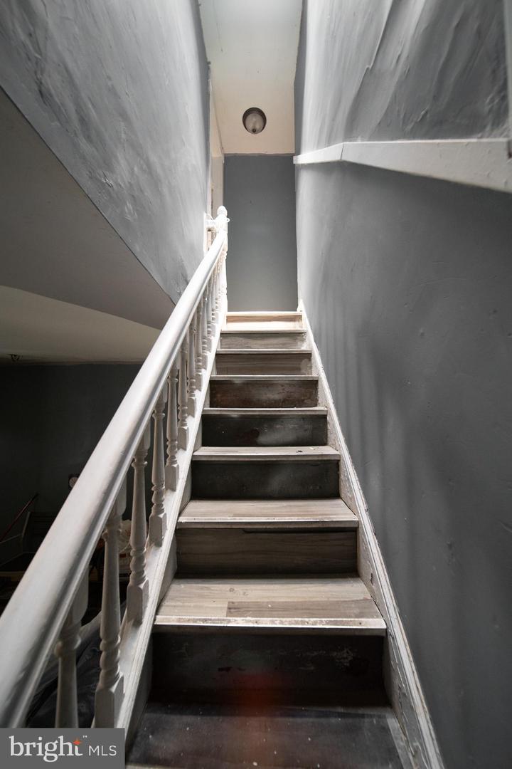2869 Woodbrook Ave Property Photo 7