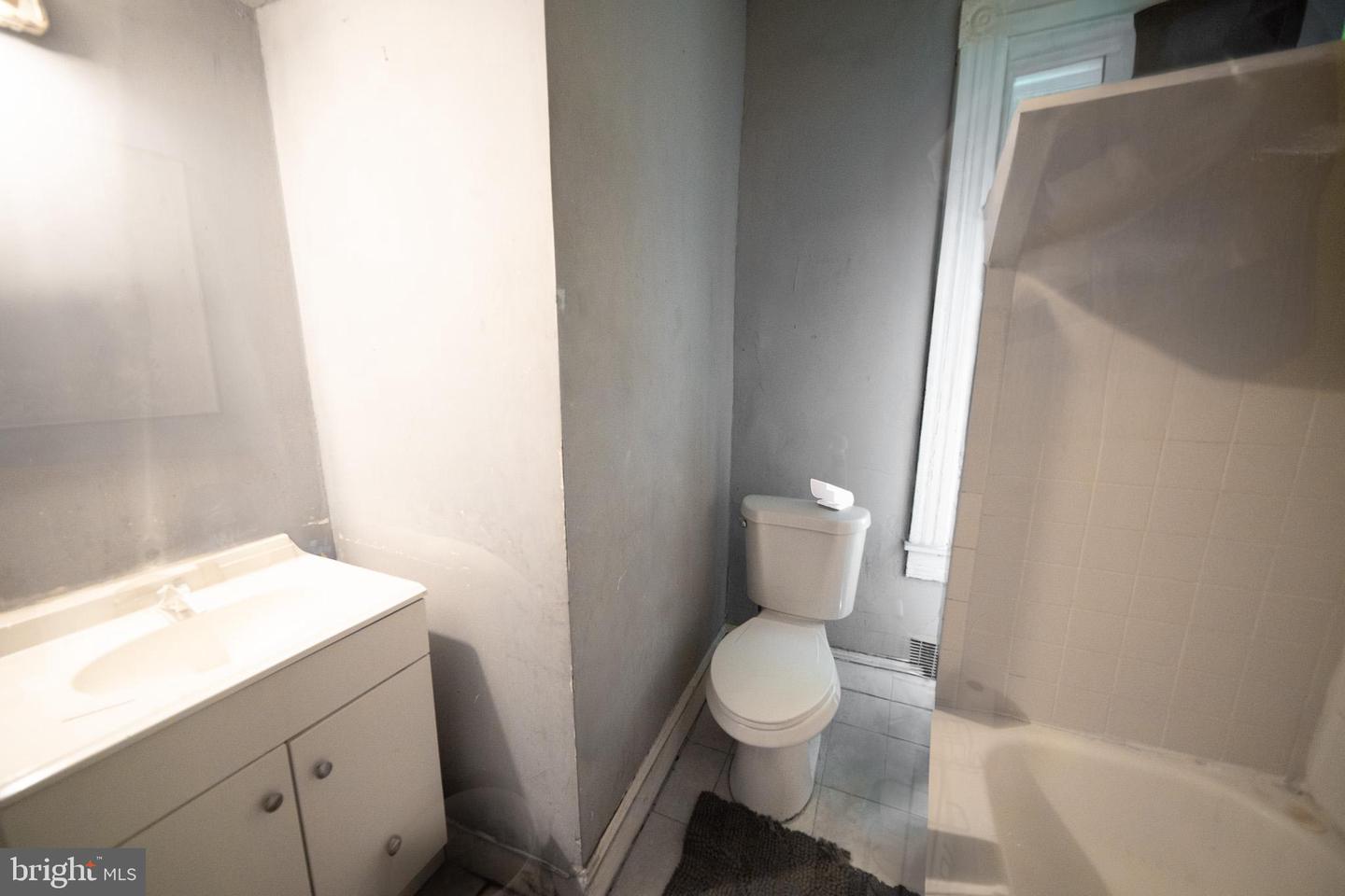 2869 Woodbrook Ave Property Photo 13