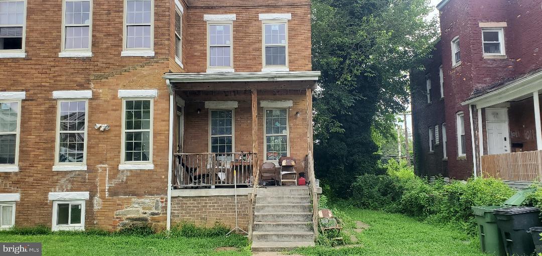 1013 POPLAR GROVE ST