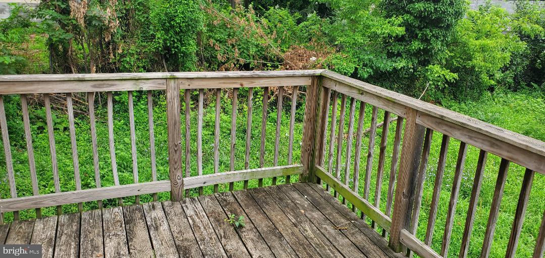 1013 Poplar Grove St Property Photo 4