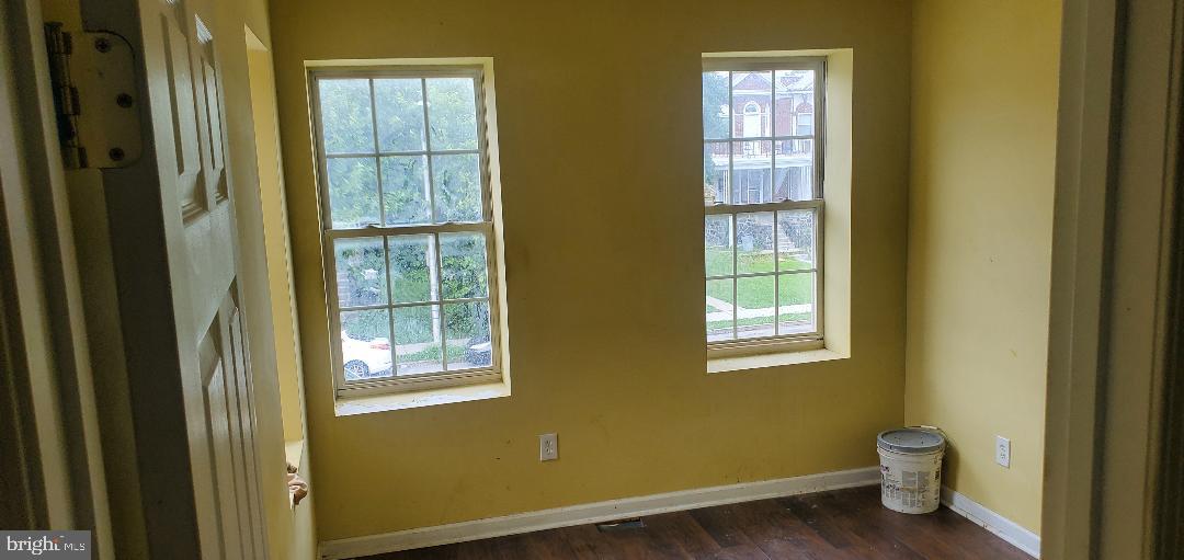 1013 Poplar Grove St Property Photo 10
