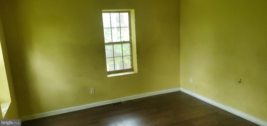 1013 Poplar Grove St Property Photo 13