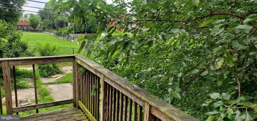 1013 Poplar Grove St Property Photo 14