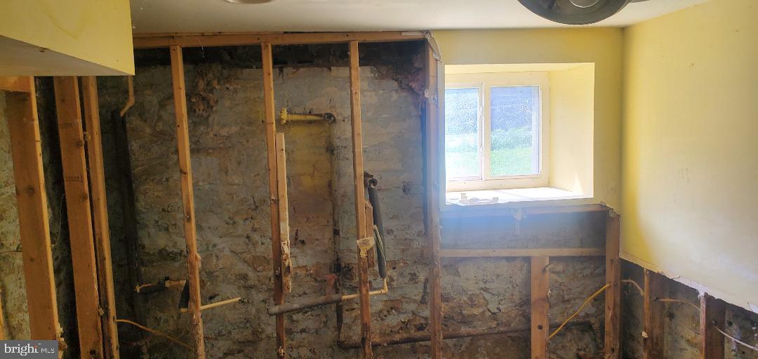 1013 Poplar Grove St Property Photo 19
