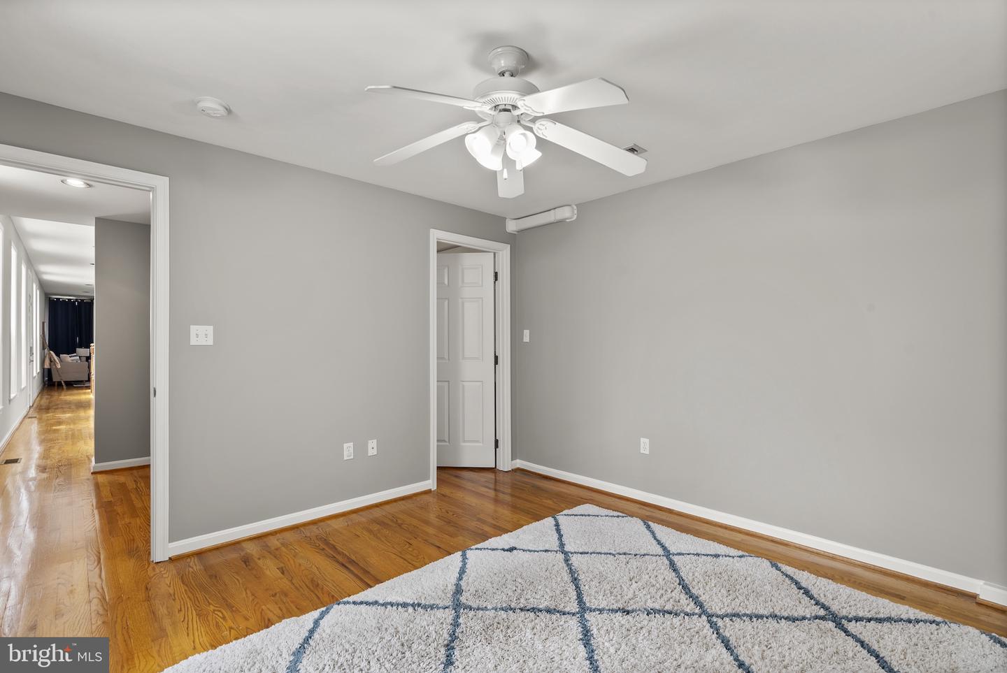 113 W Clement St Property Photo 16