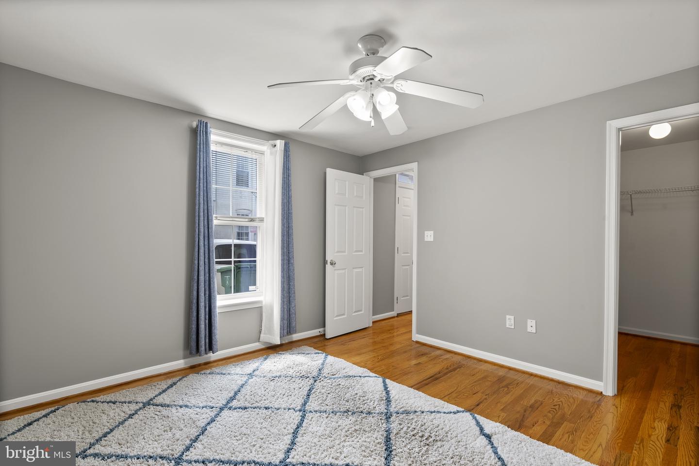 113 W Clement St Property Photo 17