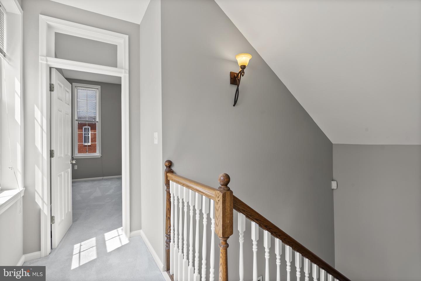 113 W Clement St Property Photo 18